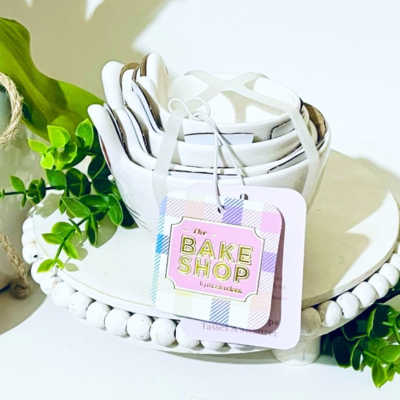 The Bake Shop Easter Bunny Measuring Cups - Picture 5 of 6